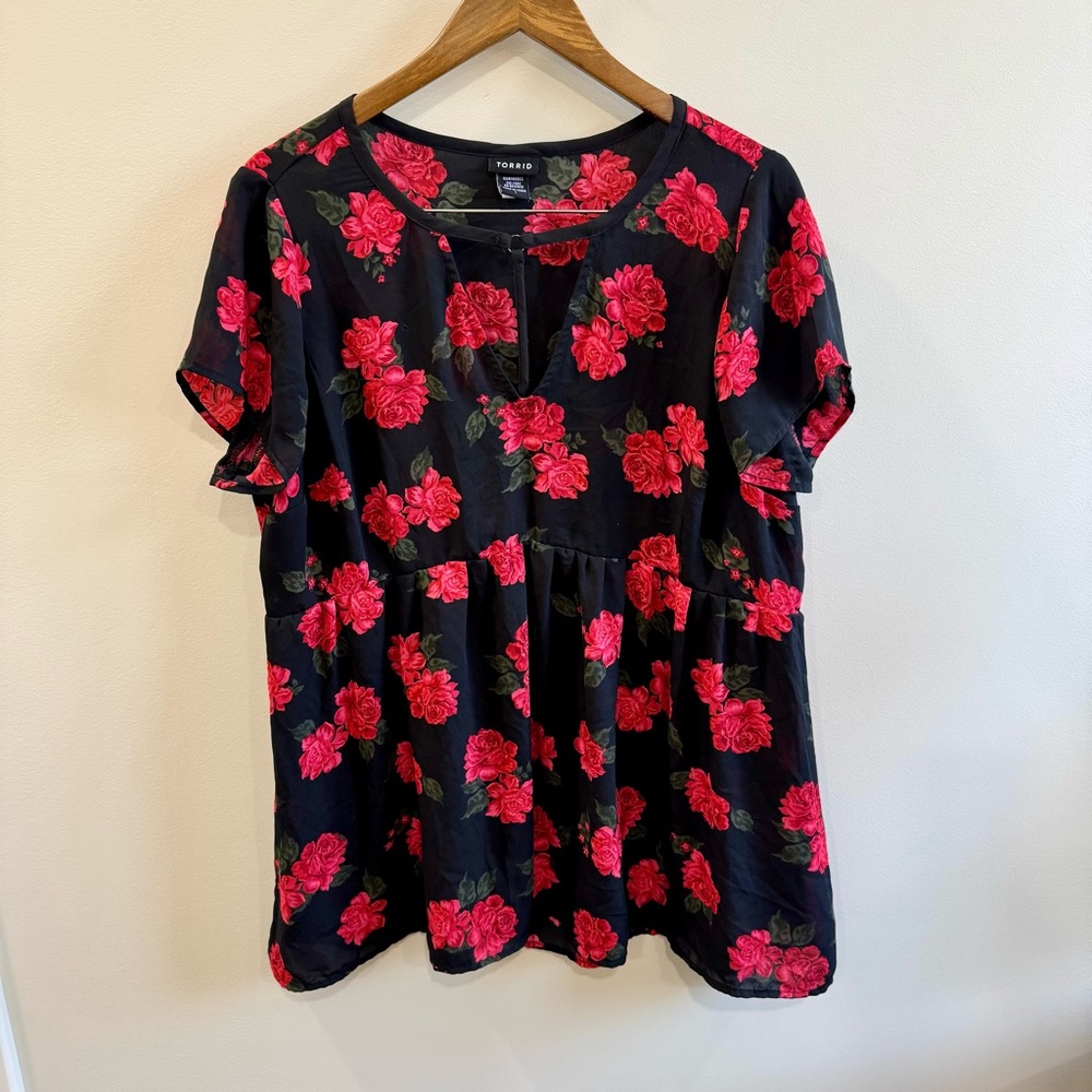 Torrid Black Top with Red Floral and Green Leaves